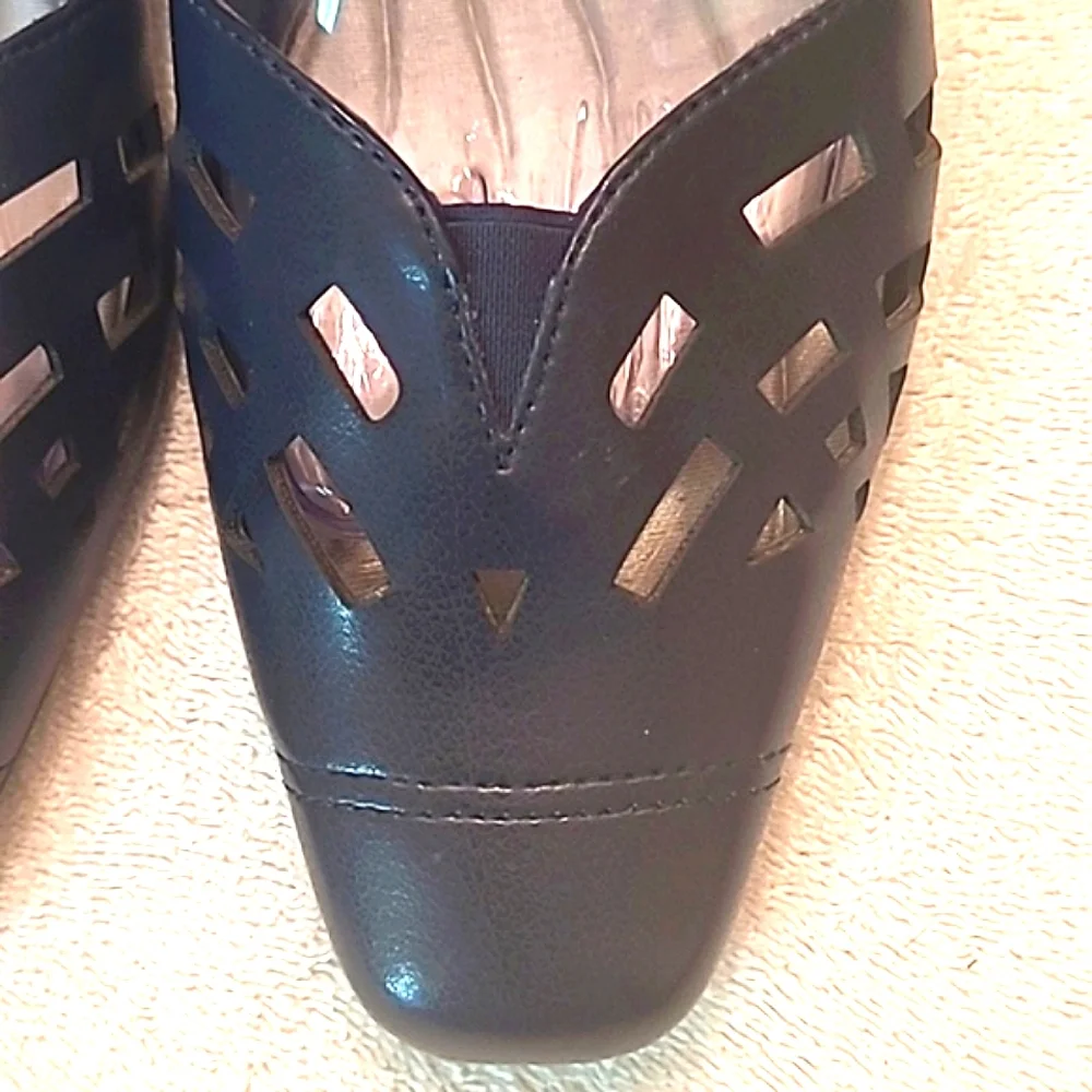 Easy Street Sling Back Heels Laser Cut Out Spool Kitten Heel Cushion Almond Toe